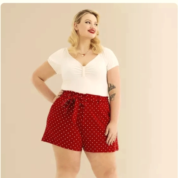 Torrid Retro Chic Whister White/ cream ivory Top 2x NWT - Picture 12 of 13